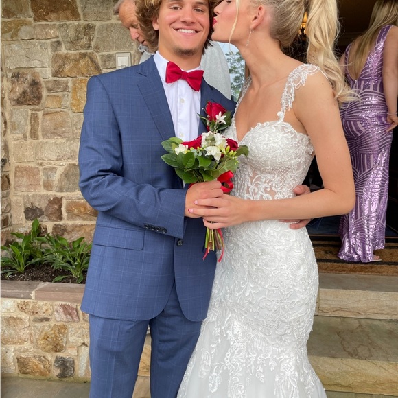 Wedding/Prom Absolutely stunning gown - Picture 3 of 5